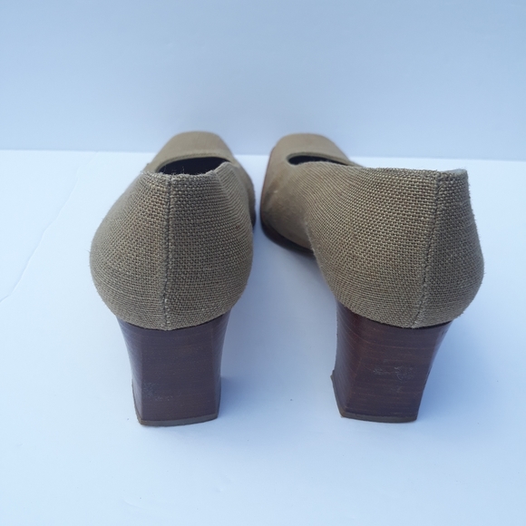 Stuart Weitzman square toed canvas heels. Sz 8.5. - Picture 3 of 4